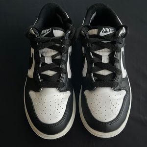 Nike Dunk Low (PS) Size 2Y PANDAS